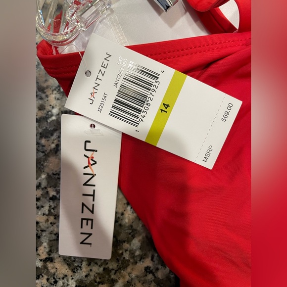 NWT Janitzen Swimsuit tankini top. - Picture 3 of 4